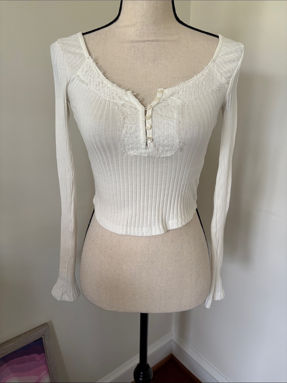 Kimchi Blue Ivory Ribbed Lace-Trim Henley Long Sleeve Top S
